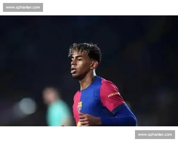 莱万亚马尔冰释前嫌！巴萨锋线 “新老少配” 重铸默契利刃